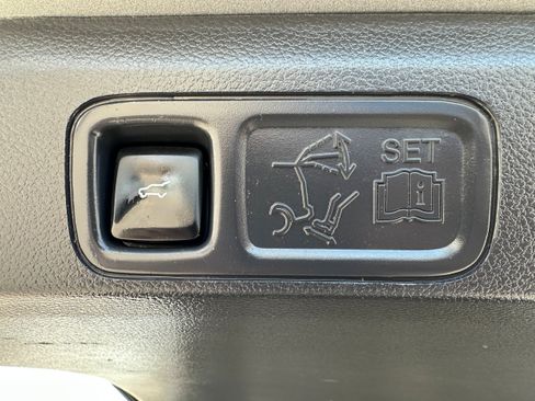 Used 2024 Ford Expedition Limited AWD/4WD image 39