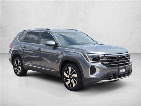 Used 2024 Volkswagen Atlas SEL AWD/4WD image 3