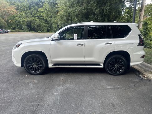 Used 2023 Lexus GX 460 Luxury w/ Sport Design Package AWD/4WD image 7