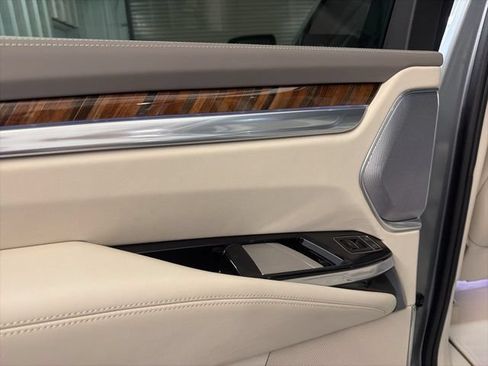 Certified 2025 Cadillac Escalade Premium Luxury Platinum w/ LPO, Radiant Package RWD image 22