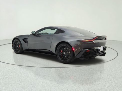 Used 2021 Aston Martin V8 Vantage Coupe RWD image 8