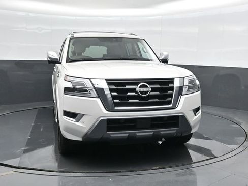 Used 2024 Nissan Armada Platinum w/ Captain's Chairs Package AWD/4WD image 6