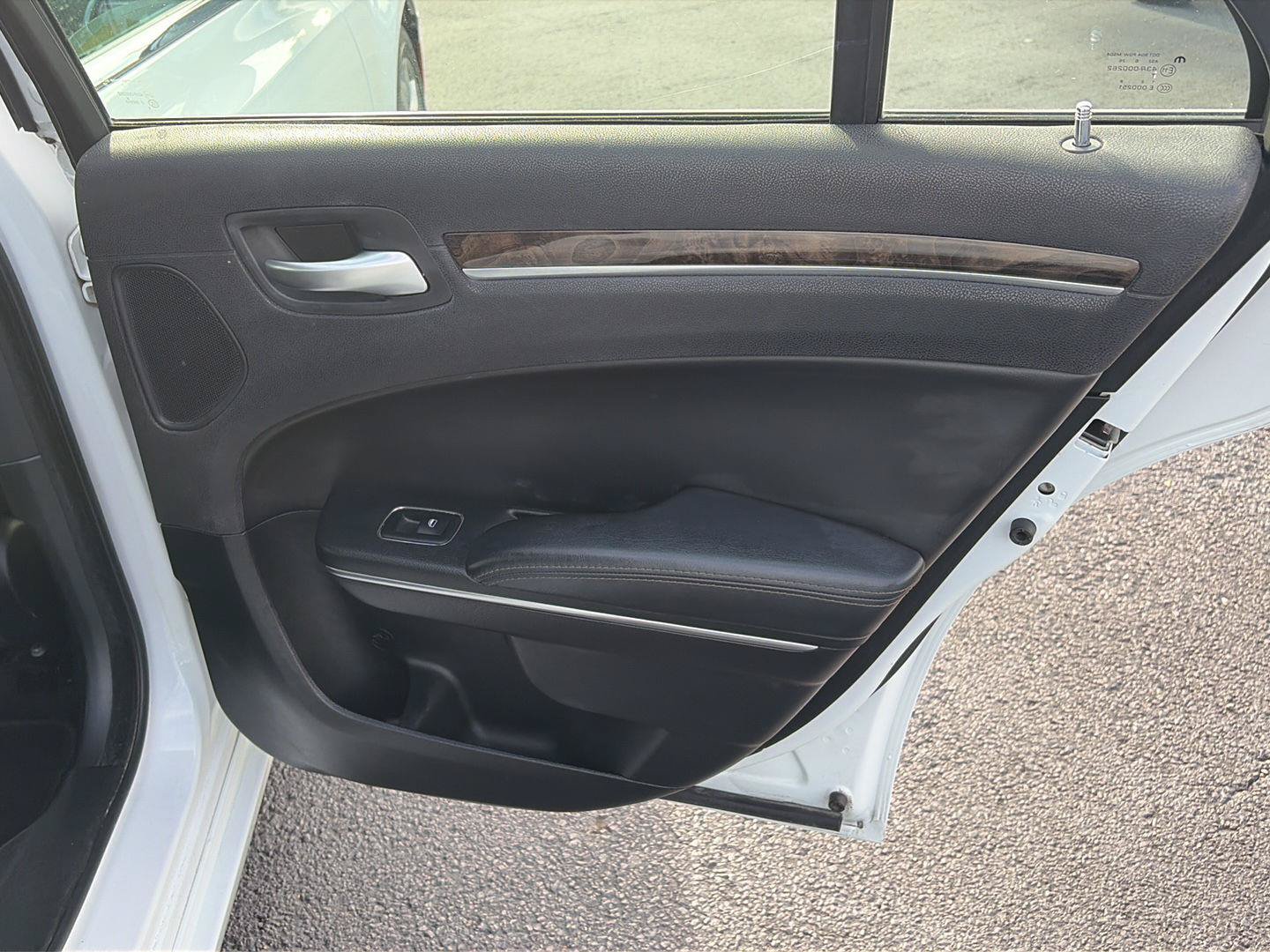 Used 2017 Chrysler 300 C w/ Safetytec Plus Group RWD image 16