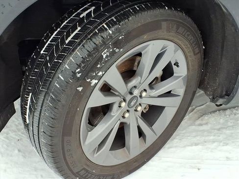 Used 2023 Ford Explorer XLT w/ Equipment Group 202A image 3