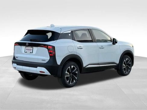 Used 2025 Nissan Kicks SV w/ Illumination Package AWD/4WD image 5