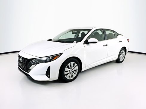 Used 2025 Nissan Sentra S image 3