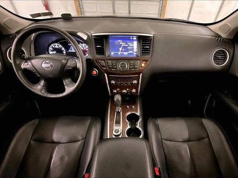 Used 2019 Nissan Pathfinder Platinum AWD/4WD image 14