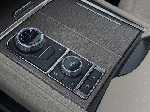 Used 2024 Ford Expedition Max Limited image 21