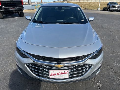 Used 2022 Chevrolet Malibu LT image 2