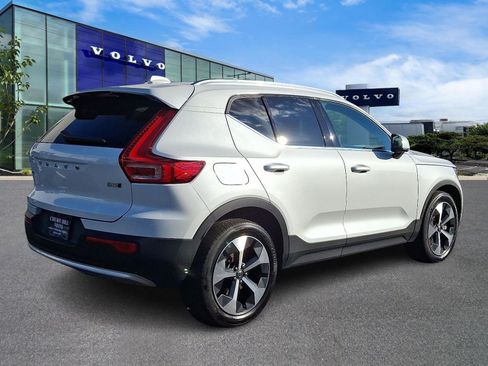 Certified 2024 Volvo XC40 B5 Core image 6
