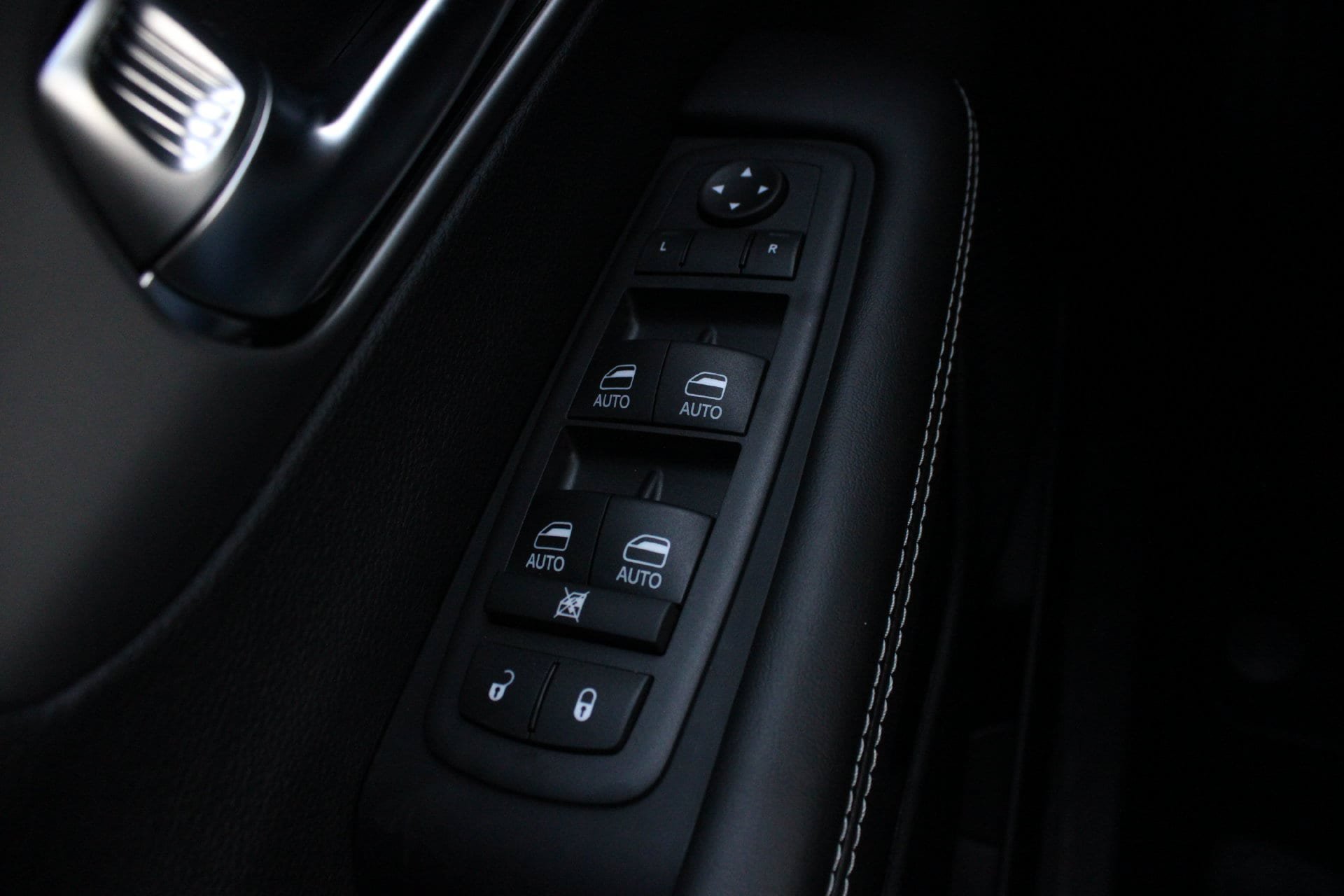 New 2027 Chrysler Pacifica Select FWD image 26