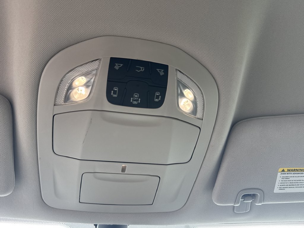 Used 2024 Chrysler Pacifica Touring-L FWD image 26