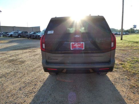 New 2027 Ford Expedition Platinum w/ Stealth Appearance Package AWD/4WD image 5