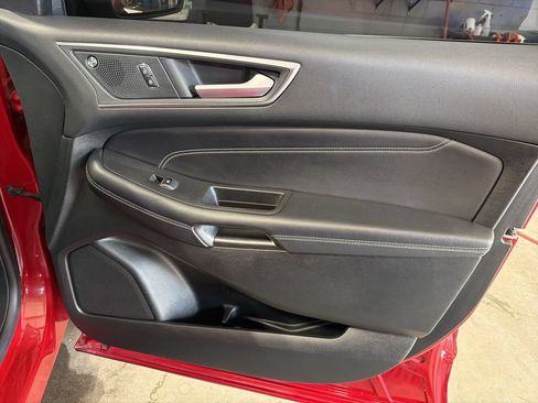Used 2023 Ford Edge Titanium AWD/4WD image 25