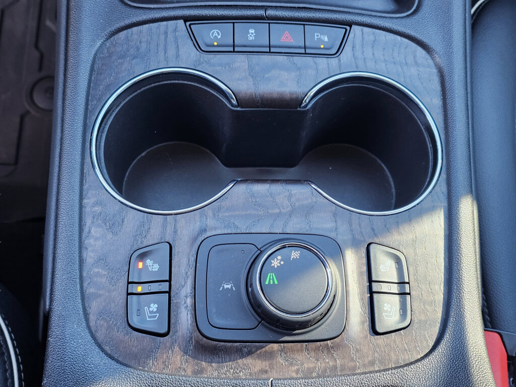 Used 2023 GMC Acadia Denali w/ Denali Technology Package FWD image 29