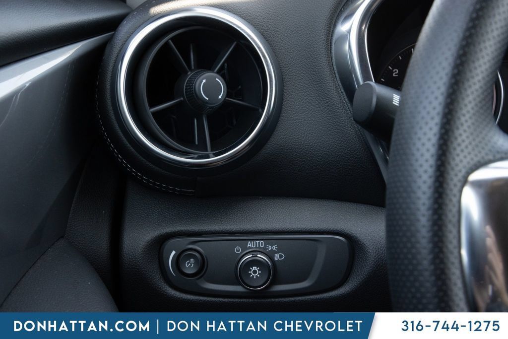New 2025 Chevrolet Blazer LT w/ Convenience Package FWD image 14
