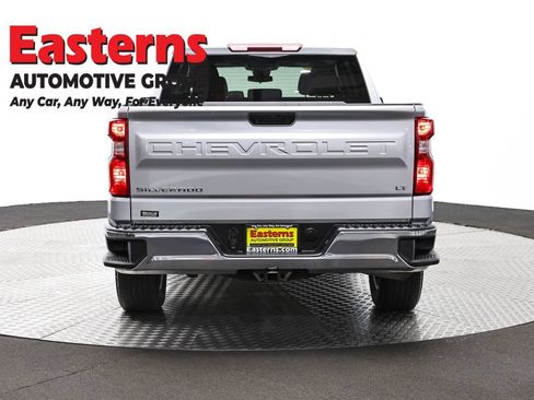 Used 2022 Chevrolet Silverado 1500 LT AWD/4WD image 6