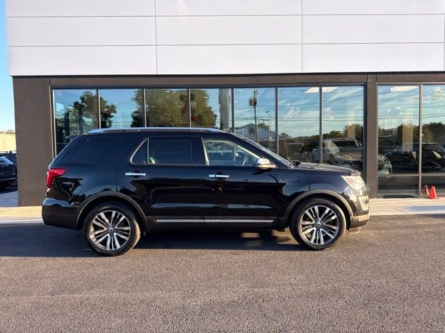 Used 2016 Ford Explorer Platinum AWD/4WD image 2