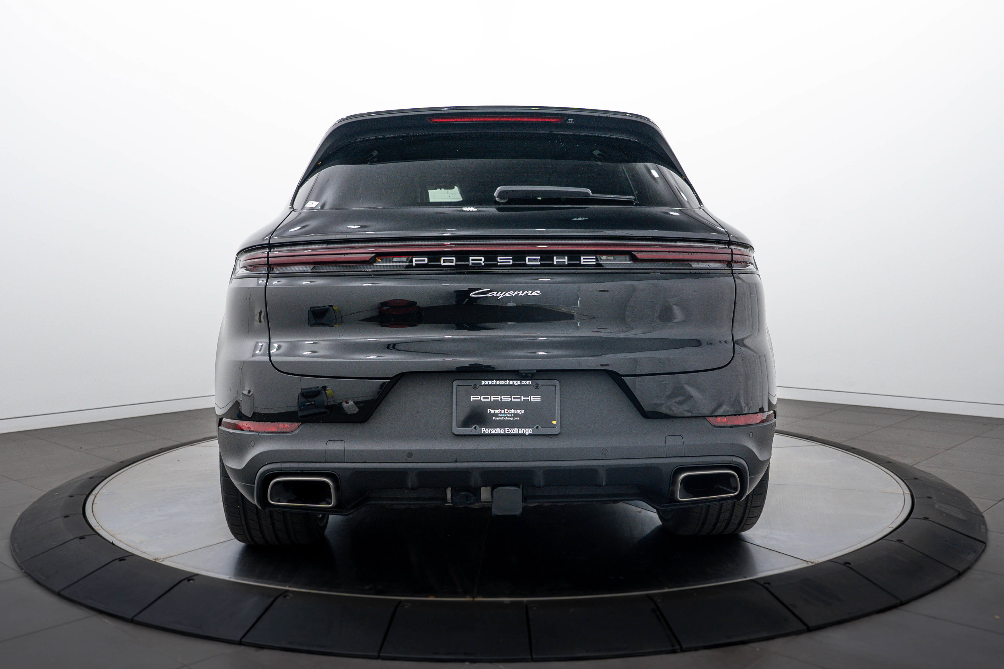 Certified 2026 Porsche Cayenne AWD/4WD image 6