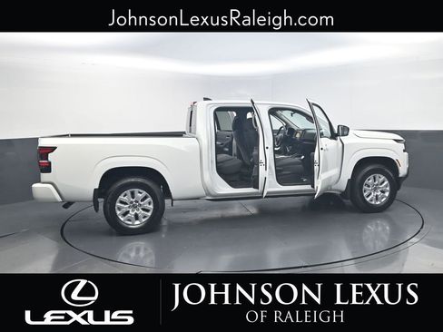 Used 2023 Nissan Frontier SV w/ Technology Package image 24