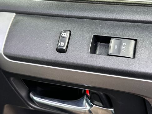 Used 2018 Toyota 4Runner Limited image 19