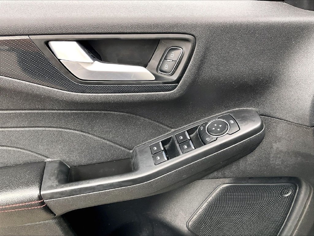 Used 2025 Ford Escape ST-Line Select AWD/4WD image 37