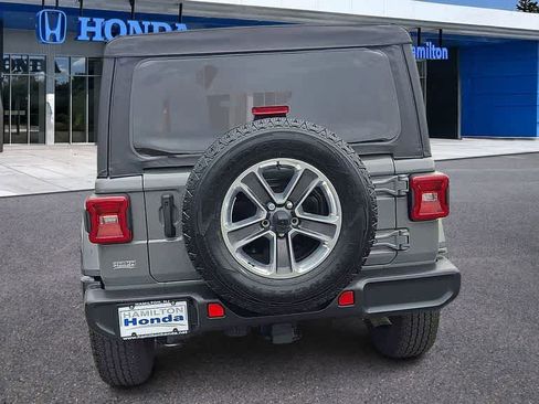 Used 2022 Jeep Wrangler Unlimited Sahara w/ LED Lighting Group AWD/4WD image 7