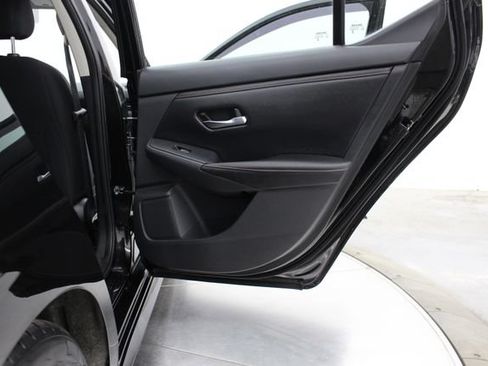 Used 2023 Nissan Sentra SR FWD image 47