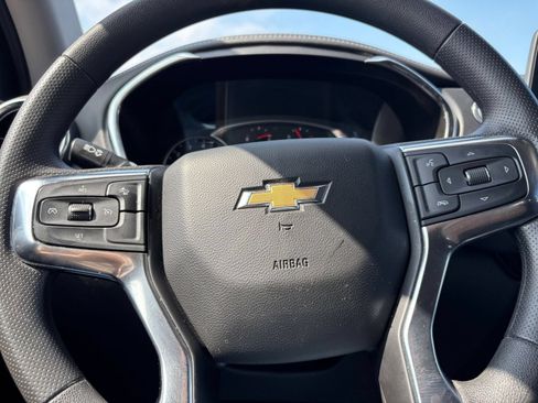 Used 2025 Chevrolet Blazer LT FWD image 28