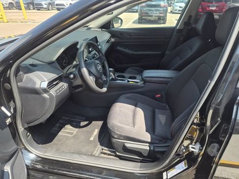 Used 2023 Nissan Altima 2.5 S FWD image 11