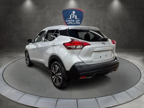 Used 2019 Nissan Kicks SV image 3