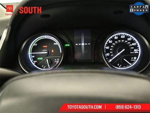 Used 2023 Toyota Camry SE w/ Cold Weather Package image 12