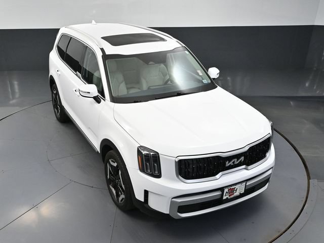 Used 2024 Kia Telluride EX w/ EX Captain's Chair Package AWD/4WD image 62