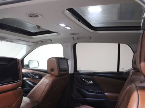 Used 2018 Chevrolet Traverse High Country image 3