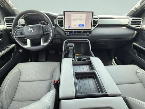 Used 2025 Toyota Tundra Limited AWD/4WD image 16
