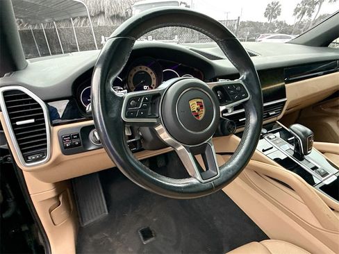 Used 2021 Porsche Cayenne Coupe image 12