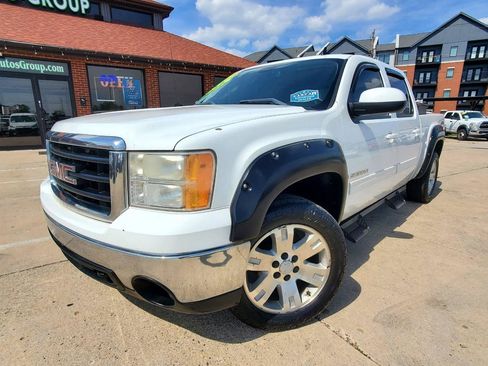 Used 2008 GMC Sierra 1500 SLT w/ Sun And Navigation Package AWD/4WD image 3
