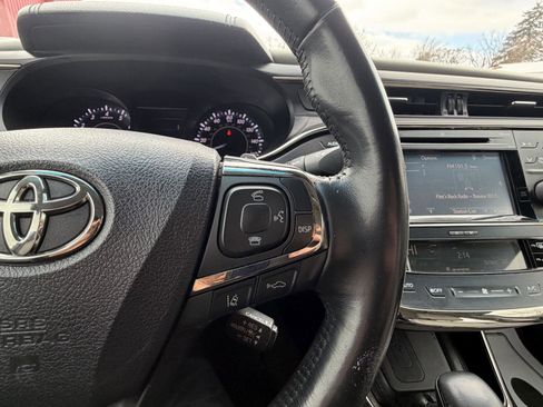 Used 2018 Toyota Avalon Limited image 14