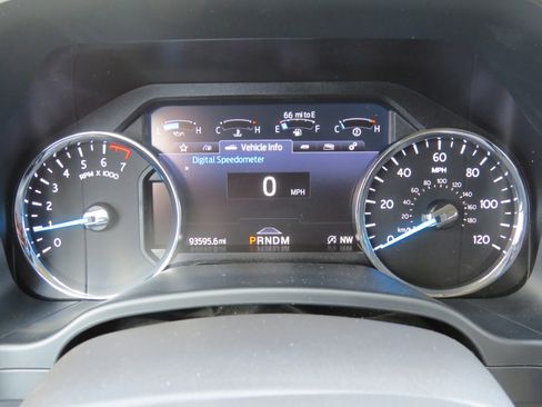 Used 2021 Ford Expedition Max XLT image 26