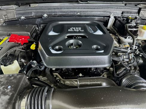 Used 2023 Jeep Wrangler Sahara image 32