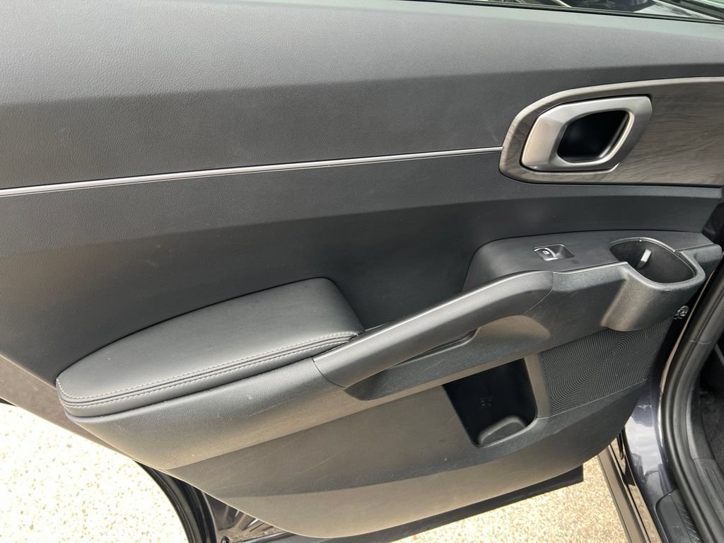 Certified 2025 Kia Sorento X-Line EX AWD/4WD image 11