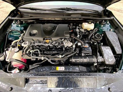 Used 2021 Toyota Camry XLE image 31