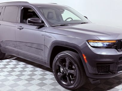 Used 2022 Jeep Grand Cherokee L Laredo