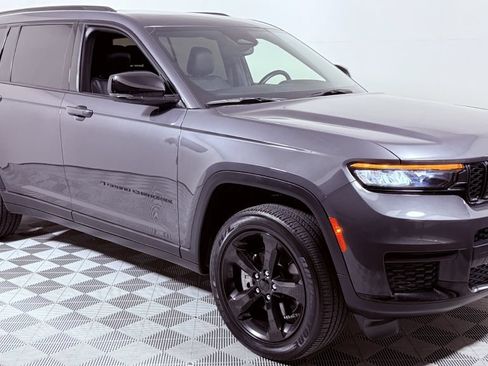 Used 2022 Jeep Grand Cherokee L Laredo AWD/4WD image 1
