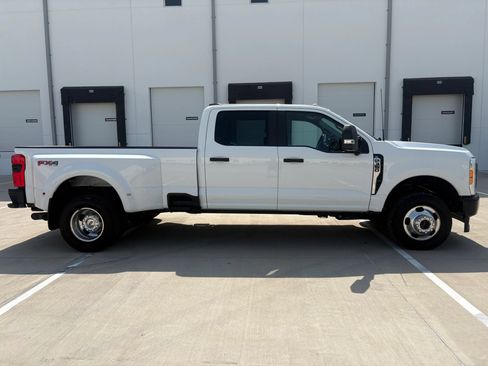 Used 2023 Ford F350 XL w/ 360-Degree Camera Package AWD/4WD image 3