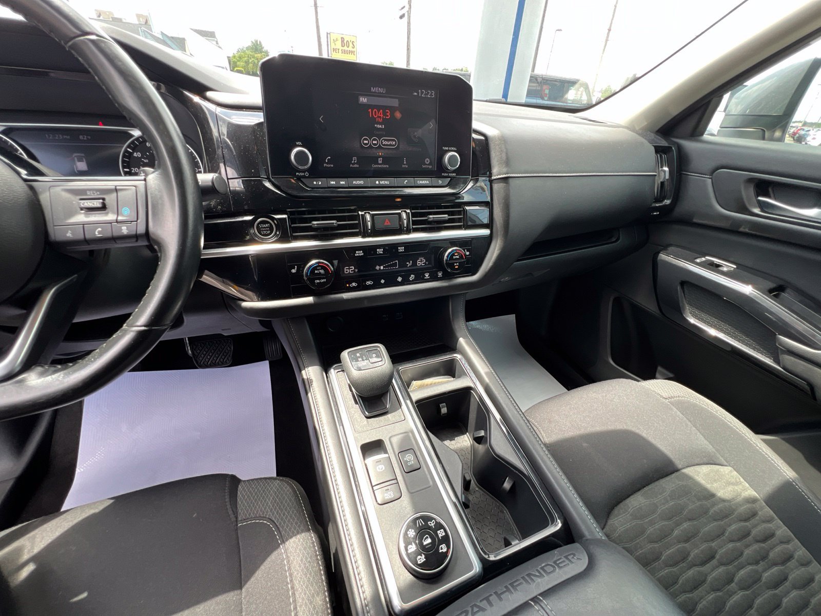 Used 2022 Nissan Pathfinder SV AWD/4WD image 36