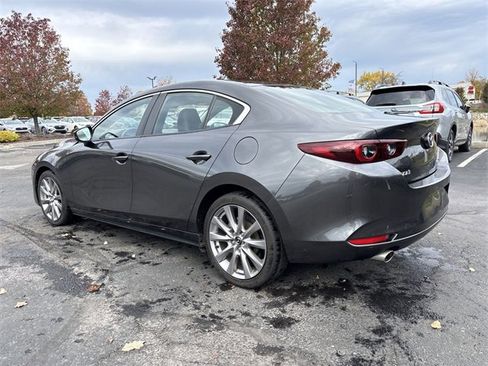 Used 2022 MAZDA MAZDA3 s image 8