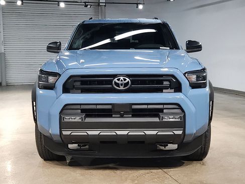 Used 2025 Toyota 4Runner SR5 image 2