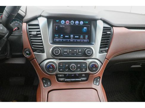 Used 2019 Chevrolet Suburban Premier image 15