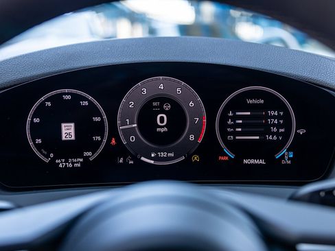Certified 2025 Porsche Panamera image 26